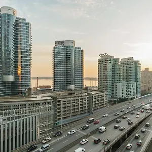Luxury 2-bedroom Parking, View Of Cn Tower Toronto