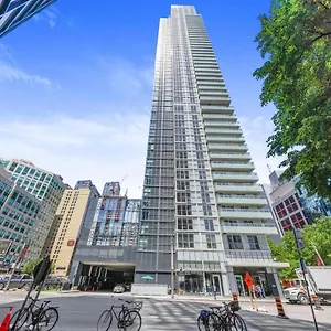 The Diamond Collection - Family Friendly 2 Or 3 Bedroom Suites Toronto